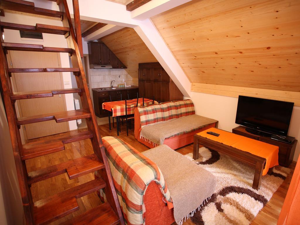 Family Apartments Zabljak  Bagian luar foto