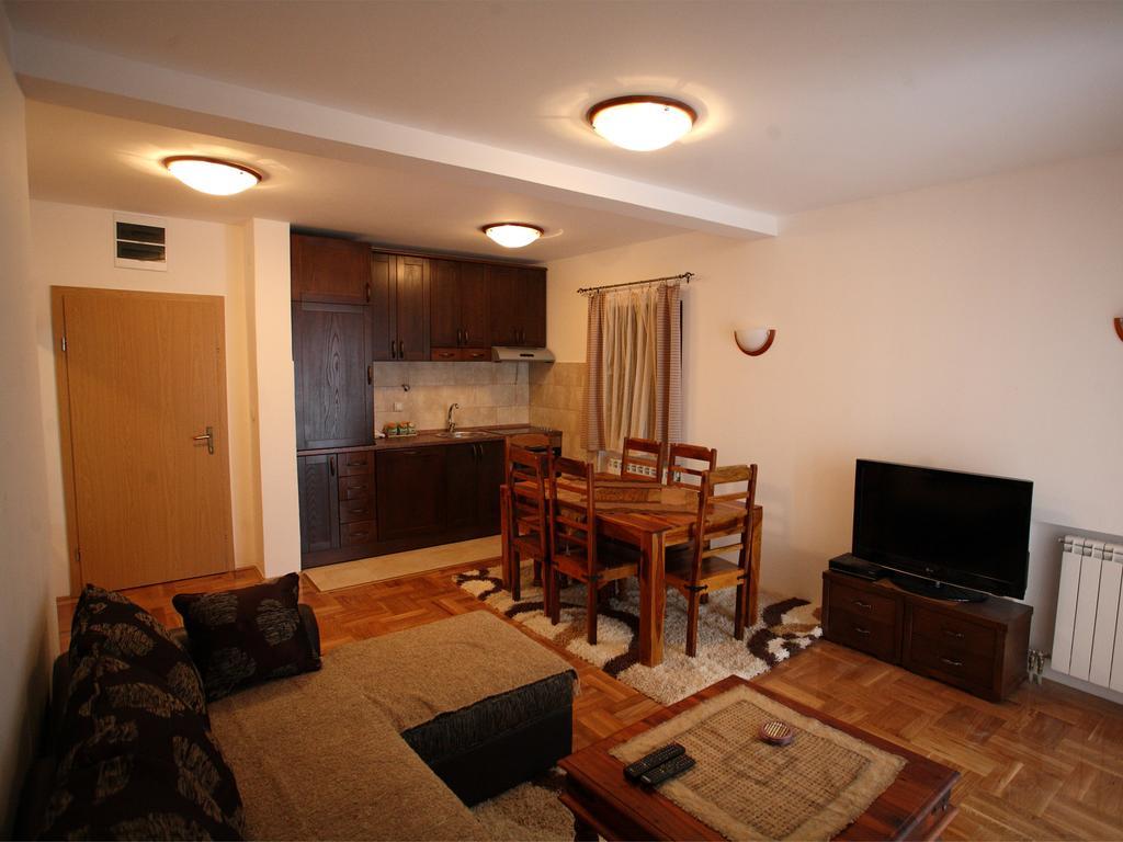 Family Apartments Zabljak  Ruang foto
