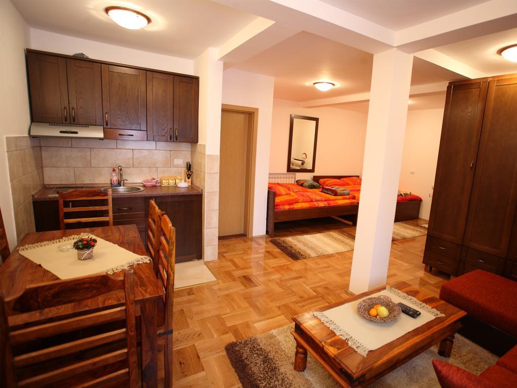 Family Apartments Zabljak  Ruang foto